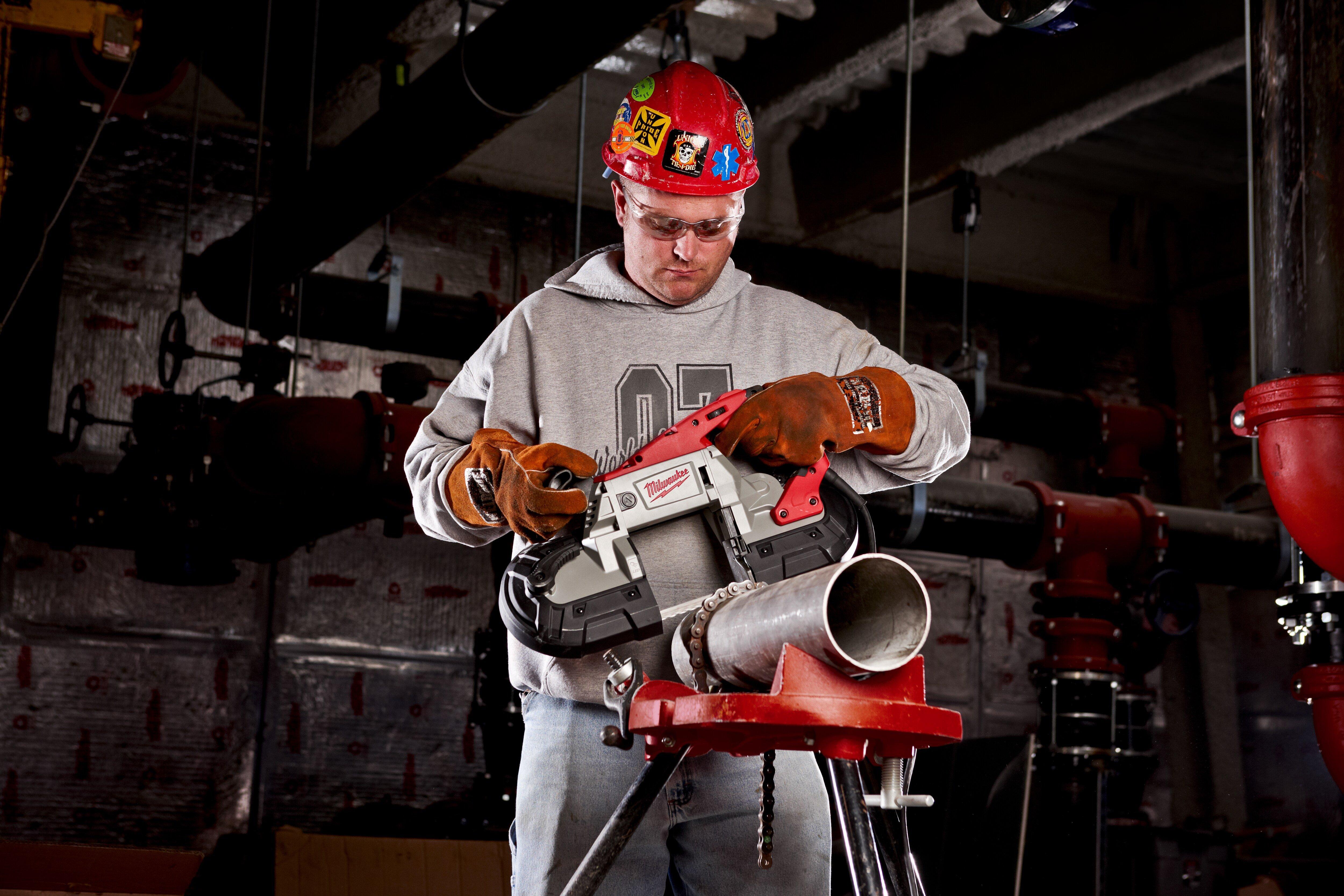 Milwaukee&reg; Red Deep Cut Variable Speed Band Saw Kit 