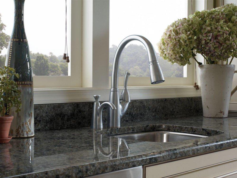 Delta Faucet Arctic Stainless Single Handle Pull Down Kitchen Faucet 