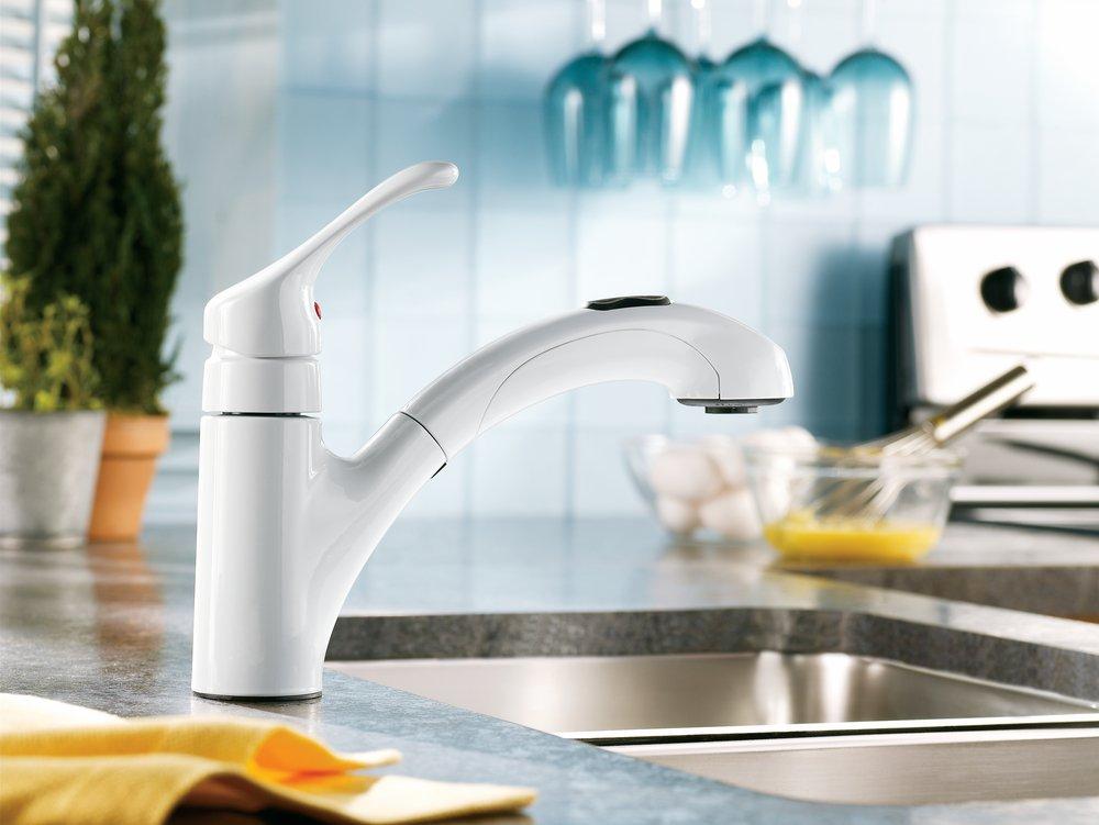 Moen Glacier Single Handle Pull Out Kitchen Faucet 