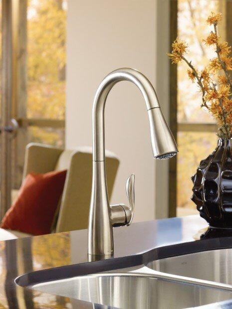Moen Spot Resist Stainless Single Handle Pull Down Kitchen Faucet 