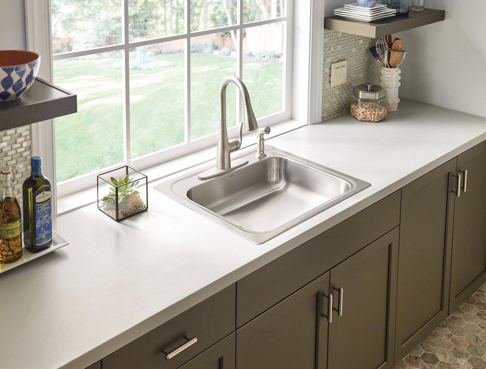 Moen Spot Resist Stainless Single Handle Kitchen Faucet with Side Spray 