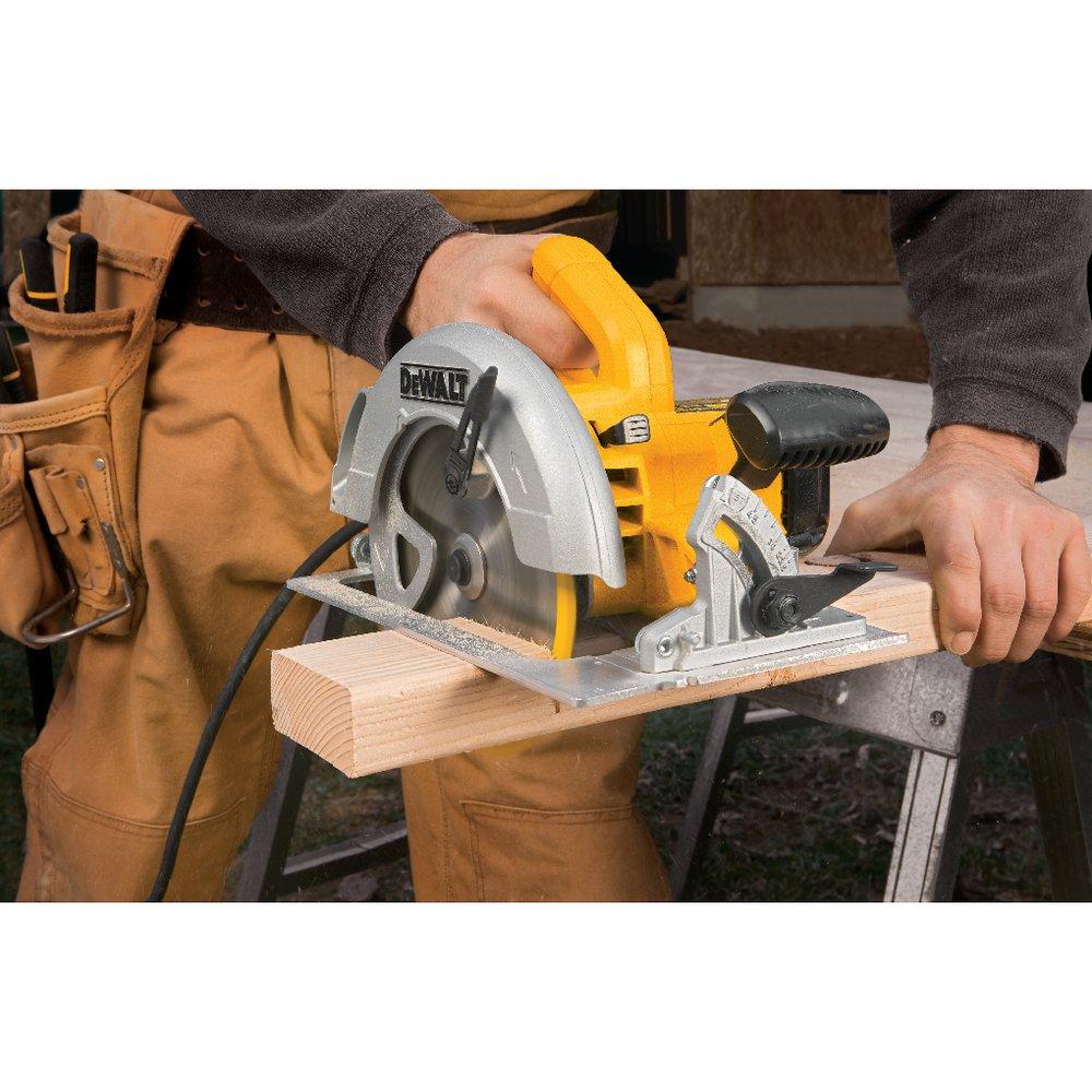 DEWALT Black Lightweight Circular Saw 