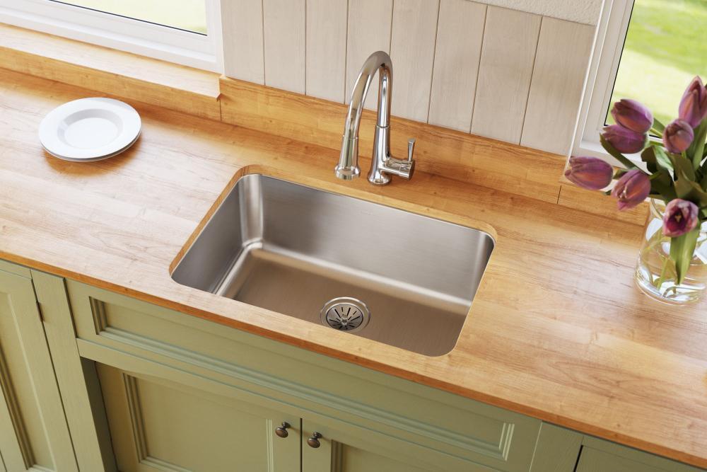 Elkay Lustrous Satin 26-1/2 x 18-1/2 in. No Hole Stainless Steel Single Bowl Undermount Kitchen Sink 