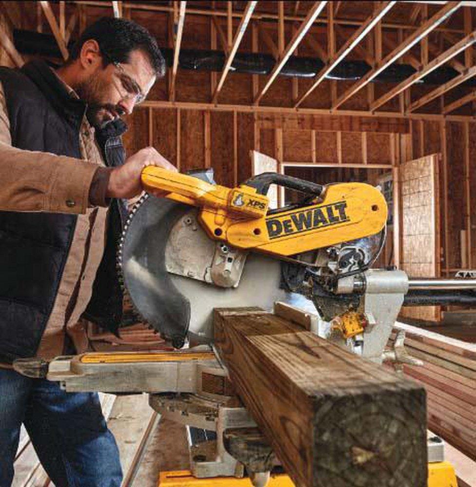 DEWALT 12 in. Sliding Compound Miter Saw 