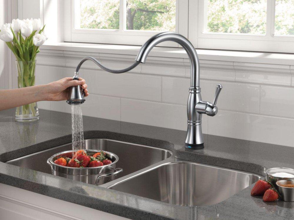 Delta Faucet Arctic Stainless Single Handle Pull Down Touch Activated Kitchen Faucet 