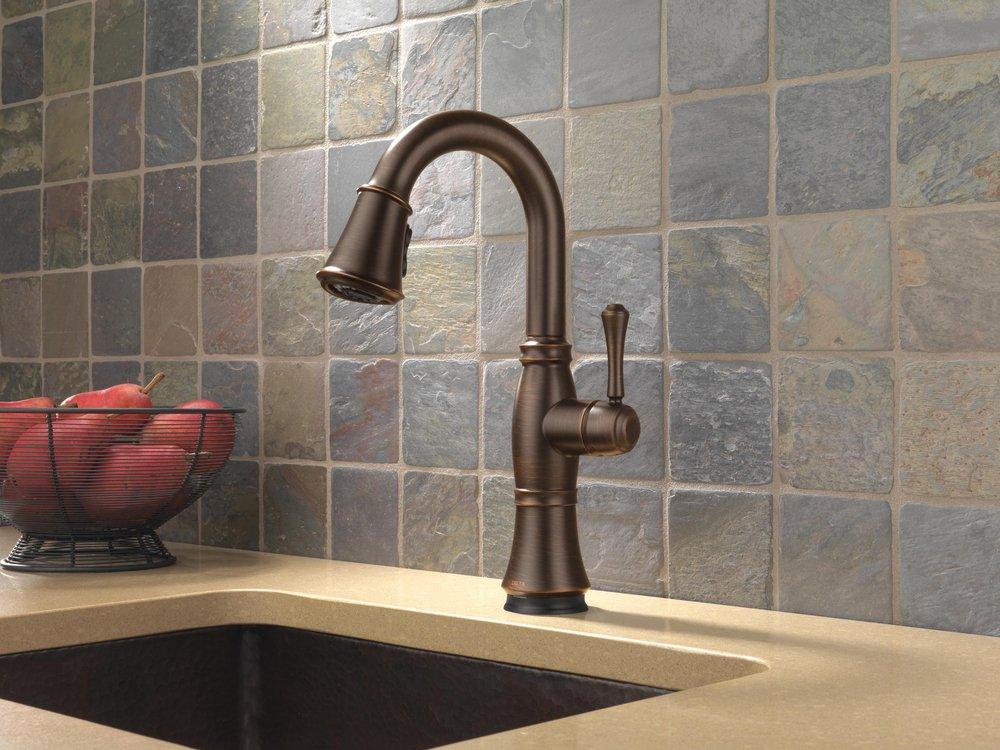 Delta Faucet Brilliance® Venetian Bronze Single Handle Lever Bar Faucet 