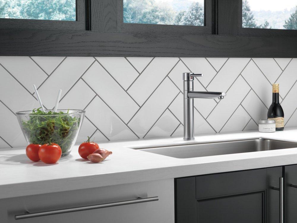 Delta Faucet Arctic Stainless Single Handle Kitchen Faucet 