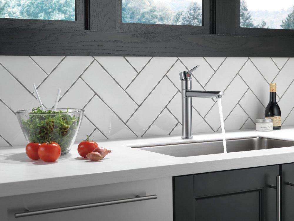 Delta Faucet Arctic Stainless Single Handle Kitchen Faucet 