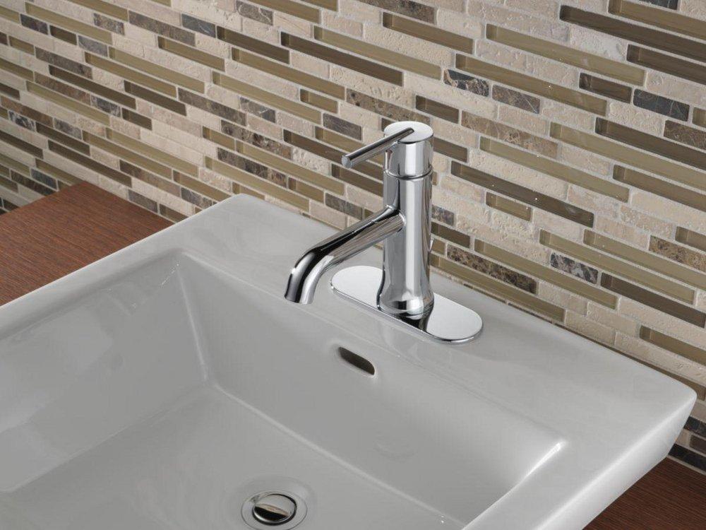 Delta Faucet Chrome Single Handle Monoblock Bathroom Sink Faucet 