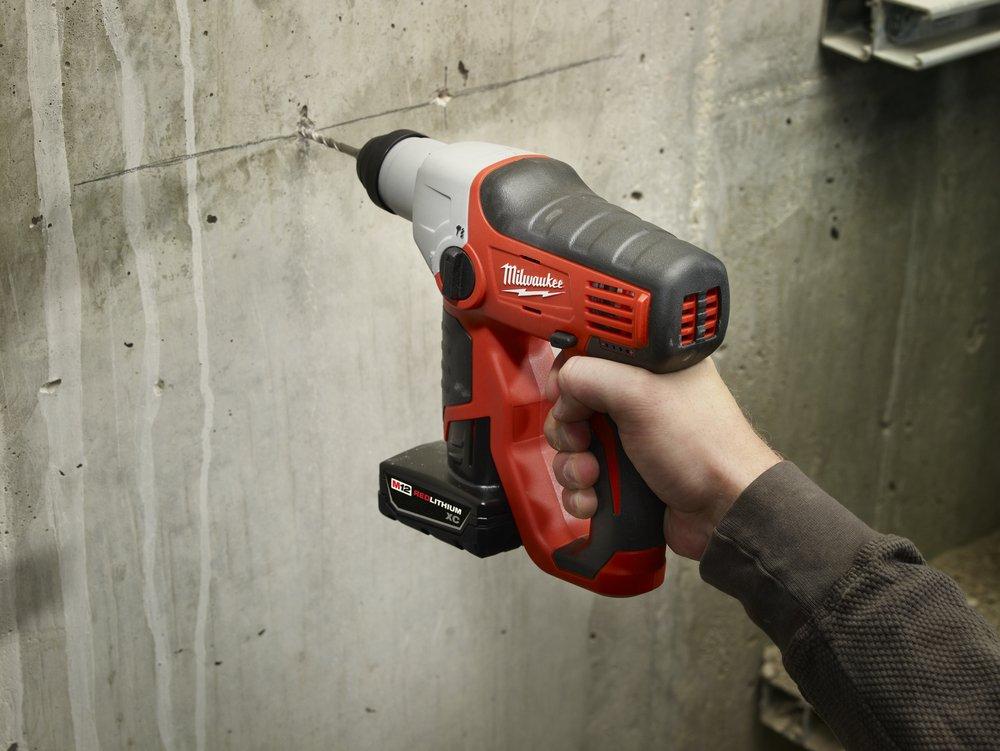 Milwaukee&reg; Black Rotary Cordless Hammer Kit 