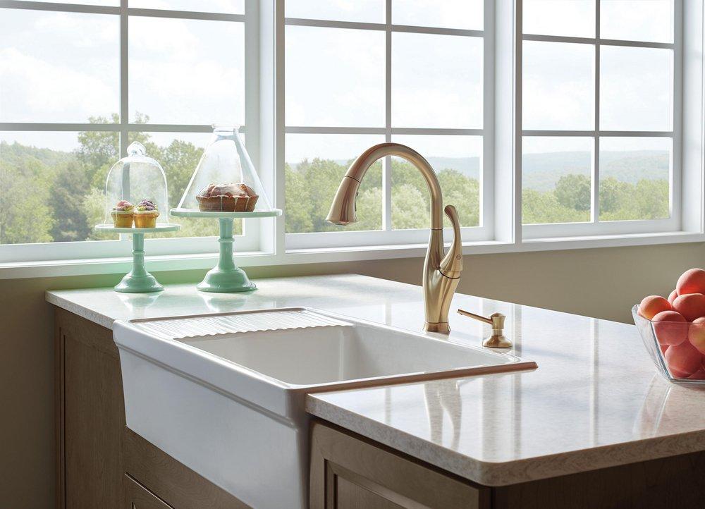 Delta Faucet Brilliance Champagne Bronze Single Handle Pull Down Kitchen Faucet 