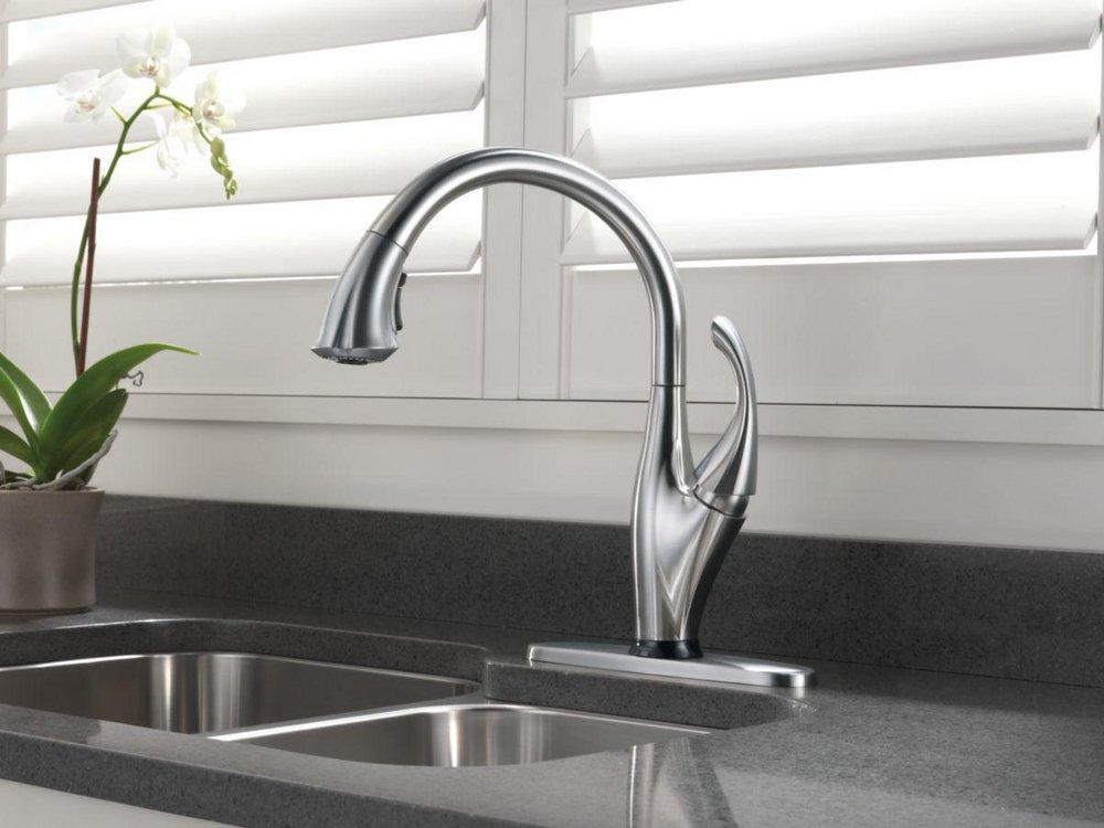 Delta Faucet Arctic Stainless Single Handle Pull Down Touch Activated Kitchen Faucet 