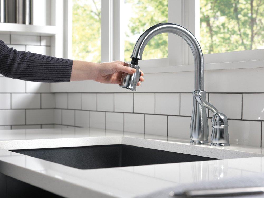 Delta Faucet Arctic Stainless Single Handle Pull Down Kitchen Faucet 
