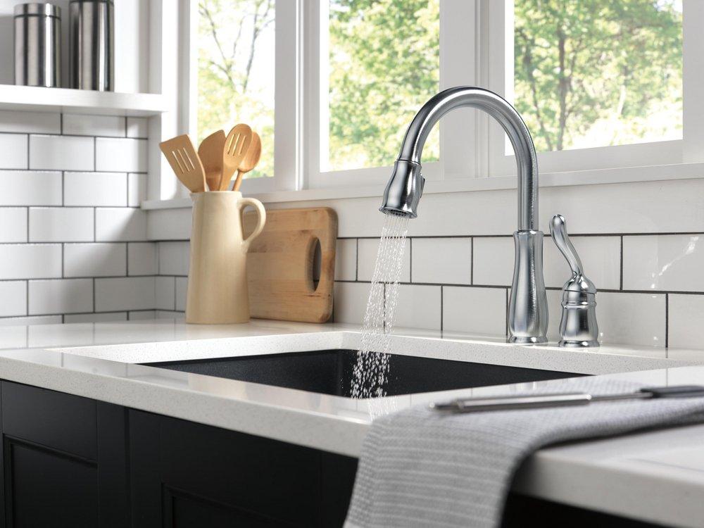 Delta Faucet Arctic Stainless Single Handle Pull Down Kitchen Faucet 