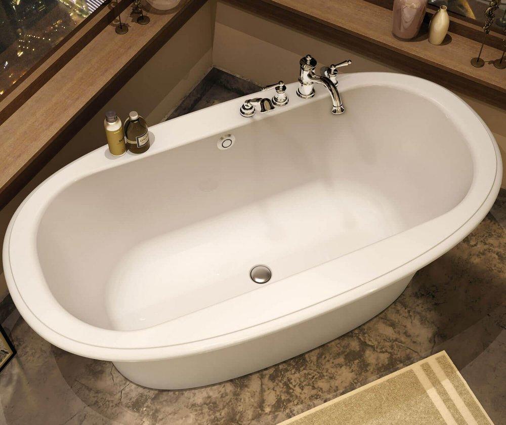 MAAX White 66 x 36 in. Soaker Freestanding Bathtub with Center Drain 