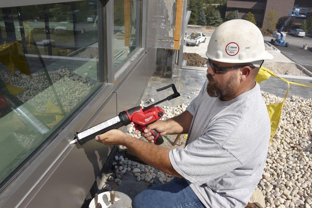 Milwaukee&reg; Red Caulk and Adhesive Gun Kit 