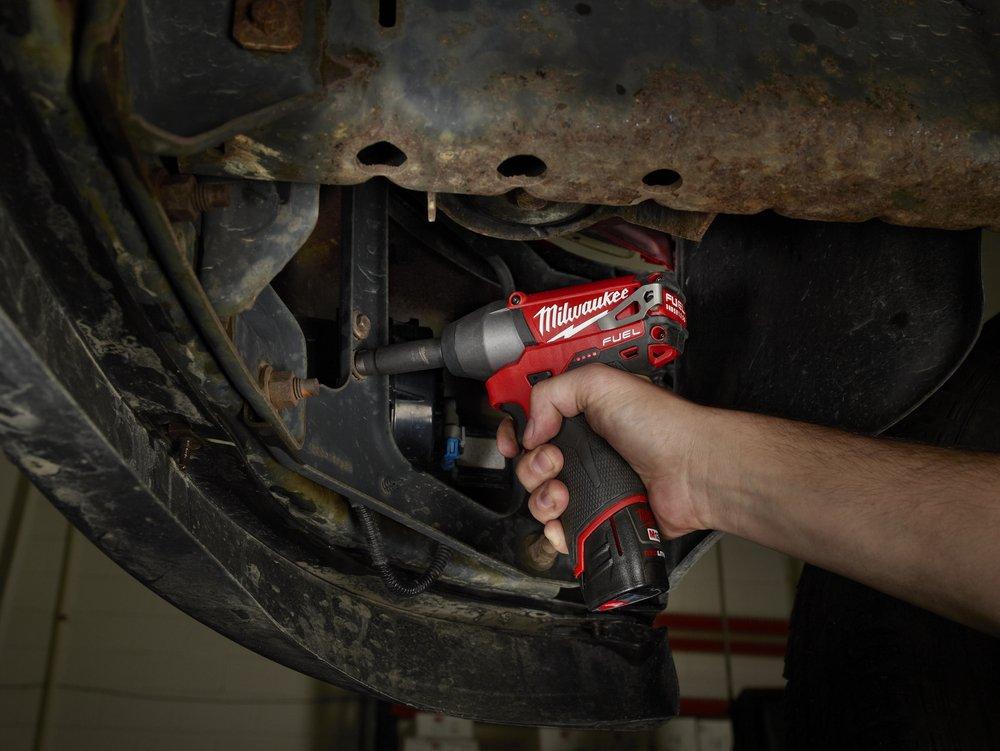 Milwaukee&reg; Red 6-1/2 in. Impact Wrench Kit 