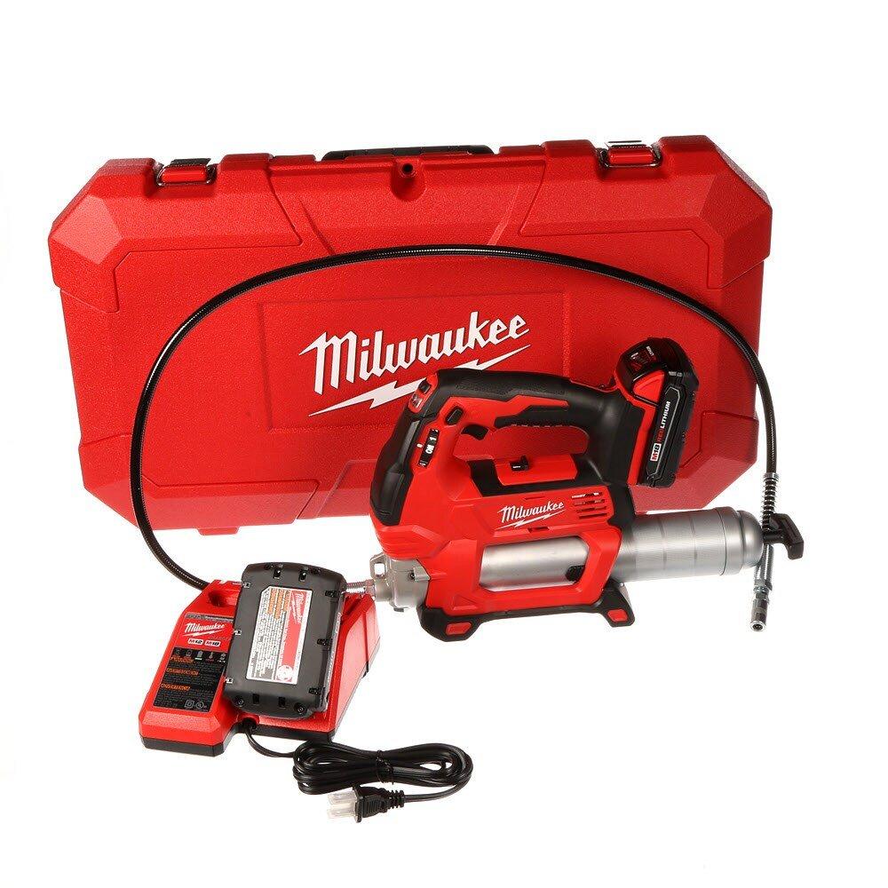 Milwaukee&reg; Red Cordless 2-Speed Grease Gun Kit 