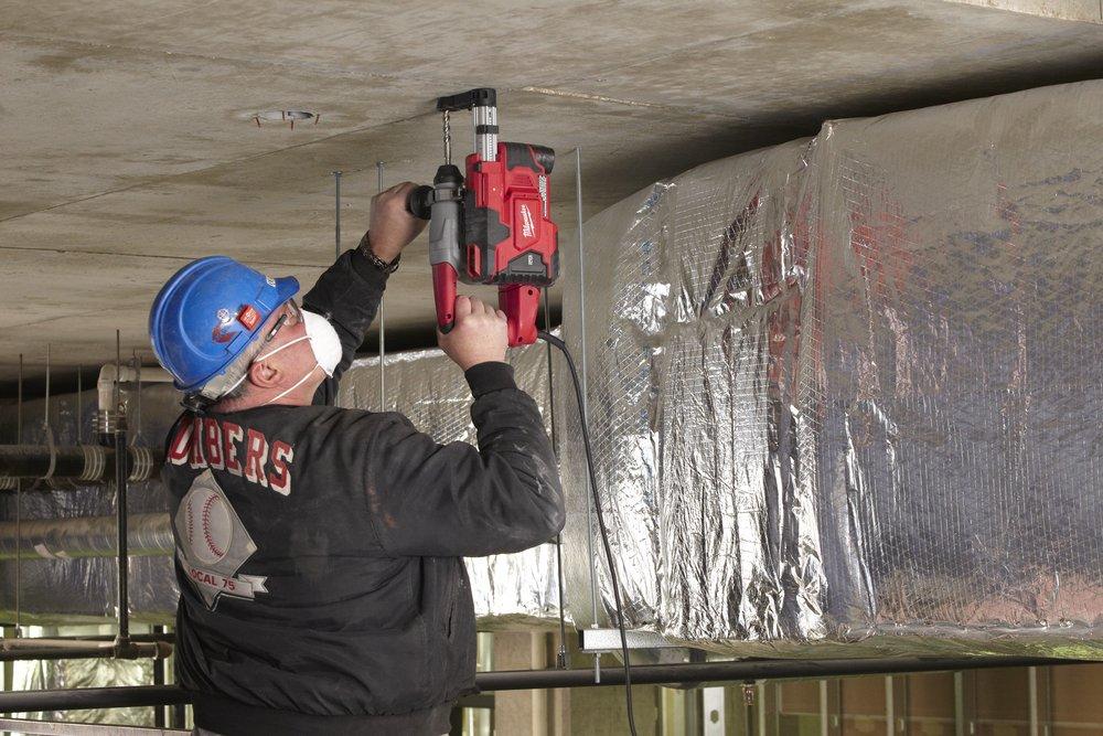 Milwaukee&reg; Red Hammer Vacuum Universal Dust Extractor Kit 