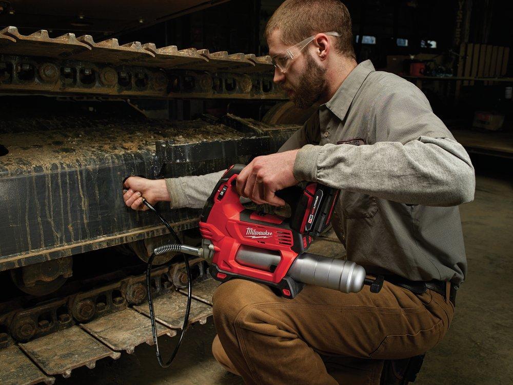 Milwaukee® Red 2-Speed Grease Gun Kit 