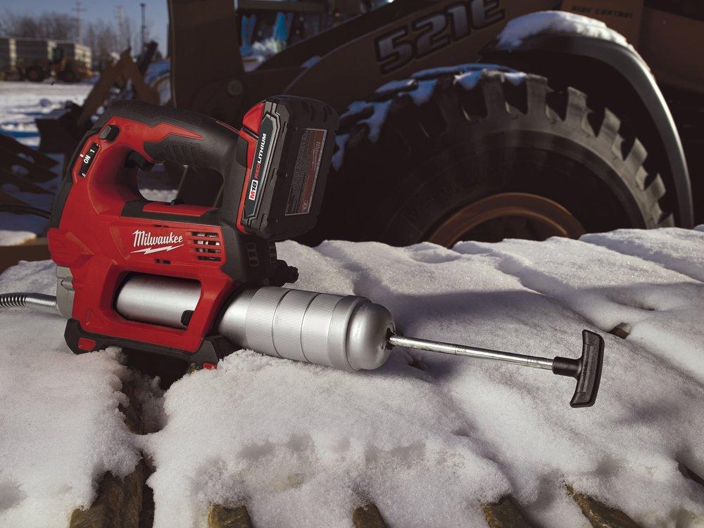 Milwaukee&reg; Red 2-Speed Grease Gun Kit 