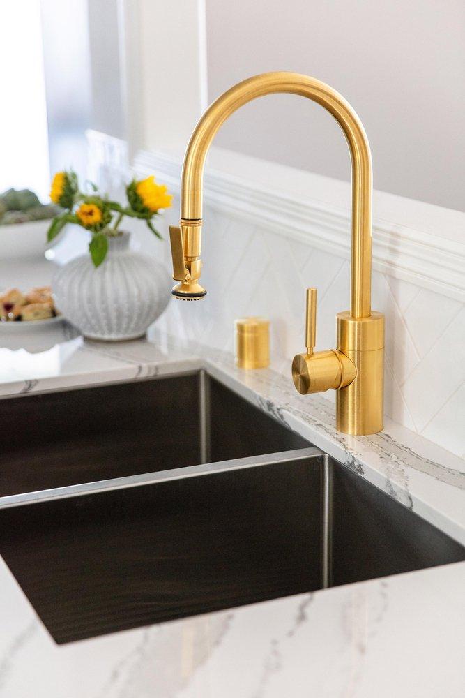 Waterstone Stainless Steel Single Handle Pull Down Kitchen Faucet 