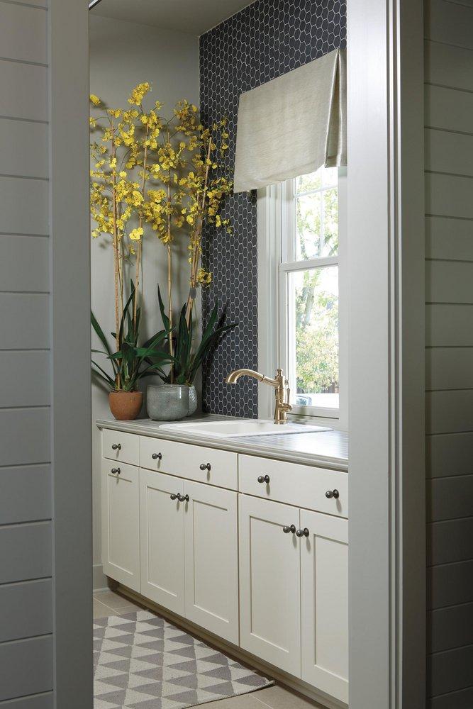 Delta Faucet Champagne Bronze Single Handle Pull Out Kitchen Faucet 