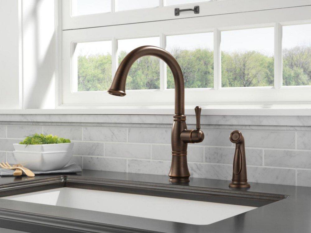 Delta Faucet Chrome Single Handle Kitchen Faucet 