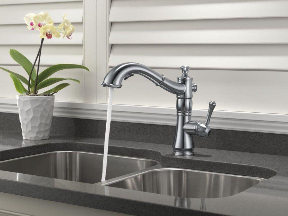 Delta Faucet Arctic Stainless Single Handle Pull Out Kitchen Faucet 