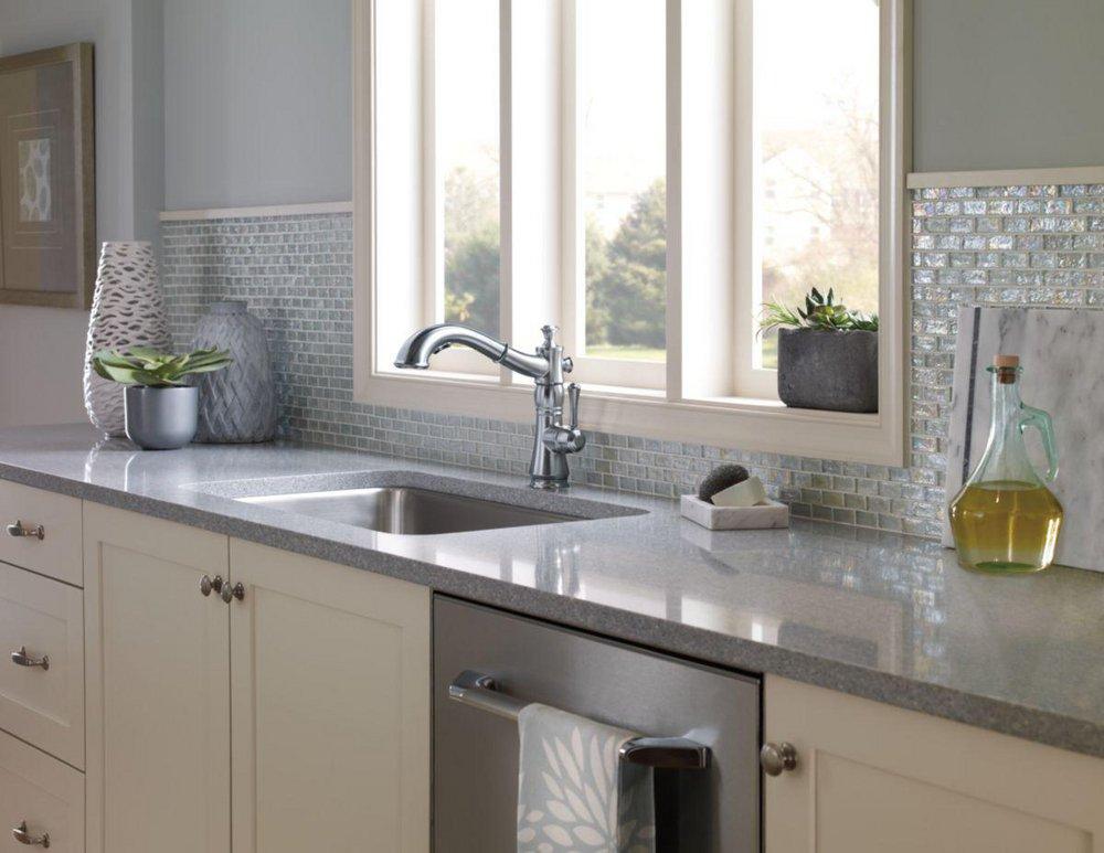 Delta Faucet Arctic Stainless Single Handle Pull Out Kitchen Faucet 