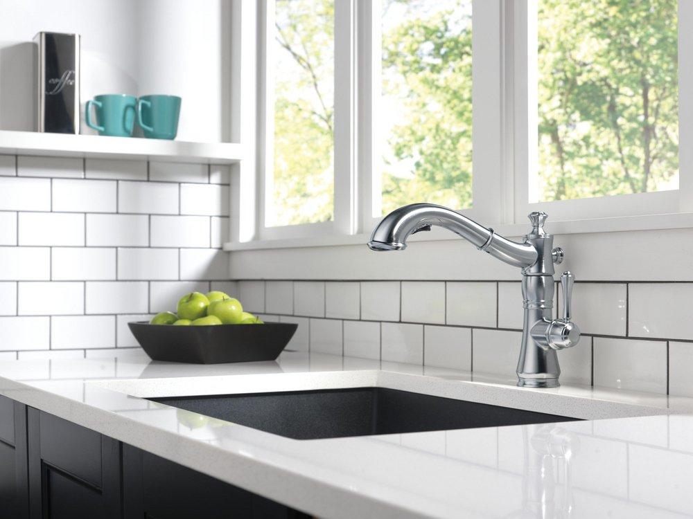 Delta Faucet Arctic Stainless Single Handle Pull Out Kitchen Faucet 