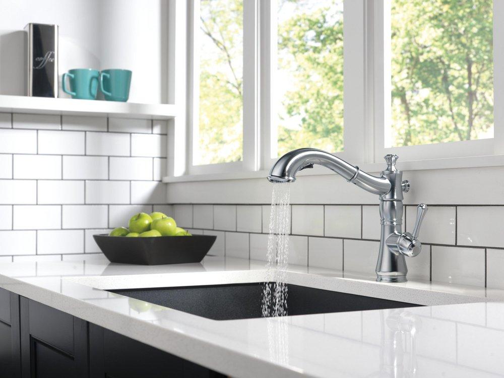 Delta Faucet Arctic Stainless Single Handle Pull Out Kitchen Faucet 