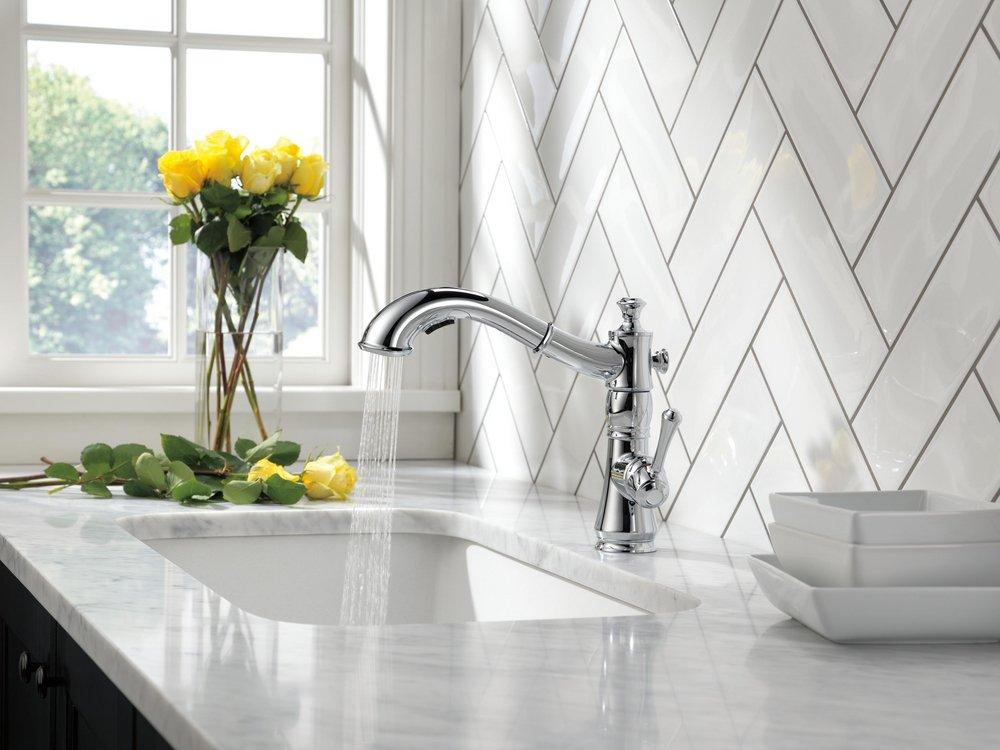 Delta Faucet Chrome Single Handle Pull Out Kitchen Faucet 