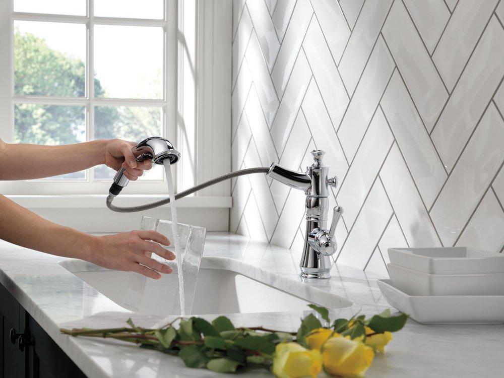 Delta Faucet Chrome Single Handle Pull Out Kitchen Faucet 