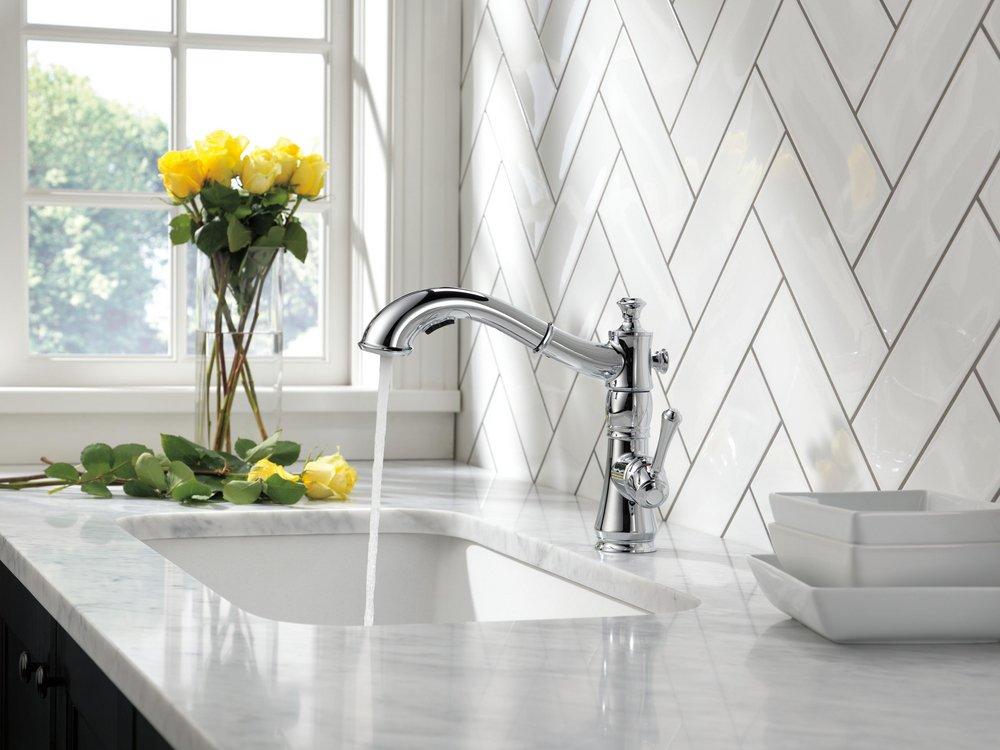 Delta Faucet Chrome Single Handle Pull Out Kitchen Faucet 