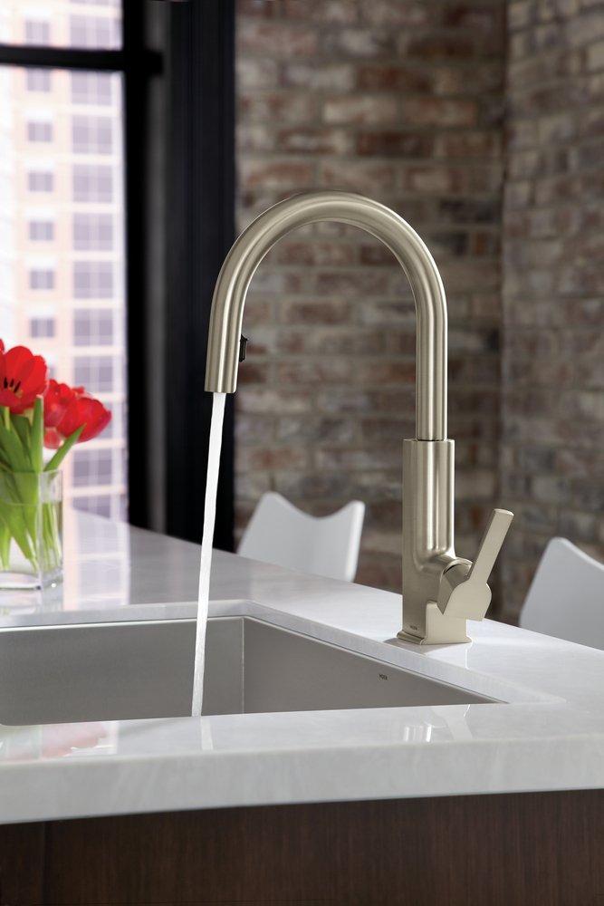 Moen Spot Resist Stainless Single Handle Pull Down Kitchen Faucet with Power Clean and Reflex Technology 