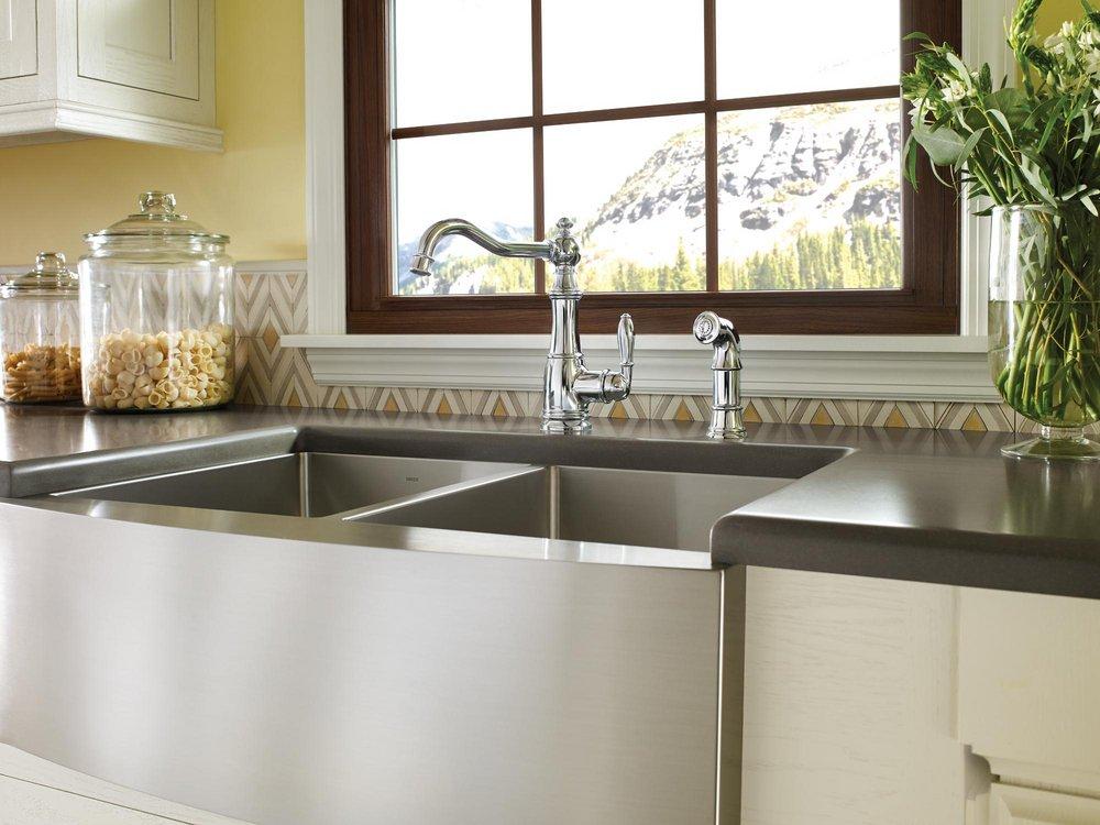 Moen Polished Chrome Single Handle Kitchen Faucet with Side Spray 