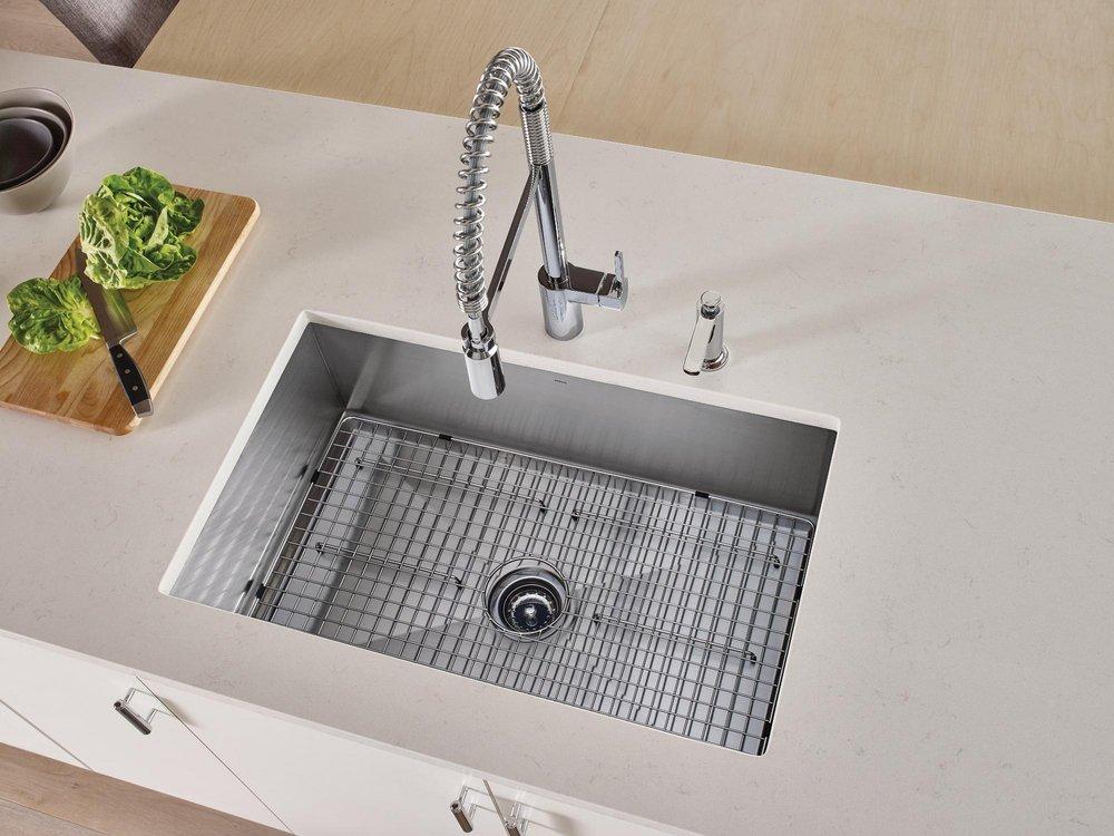 Moen Brushed Stainless Steel 32 x 20 in. No Hole Stainless Steel Single Bowl Undermount Kitchen Sink 