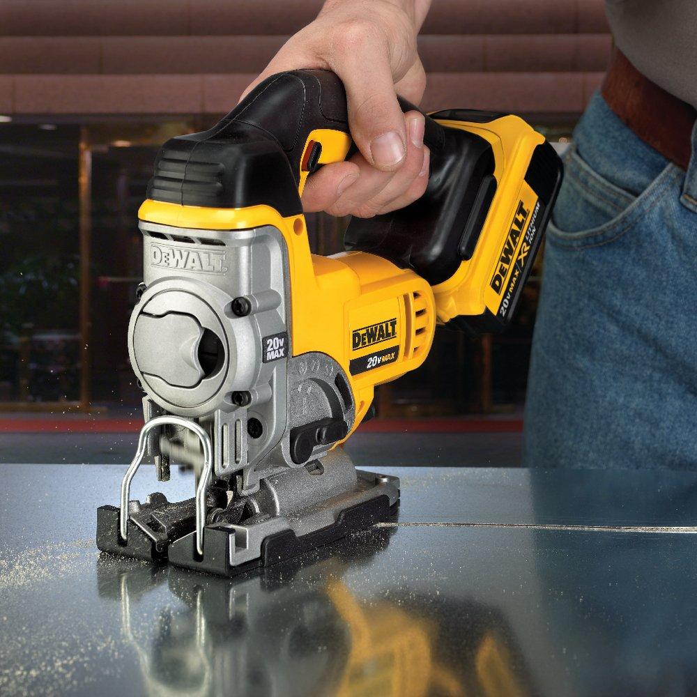 DEWALT Black Cordless Jig Saw Kit 