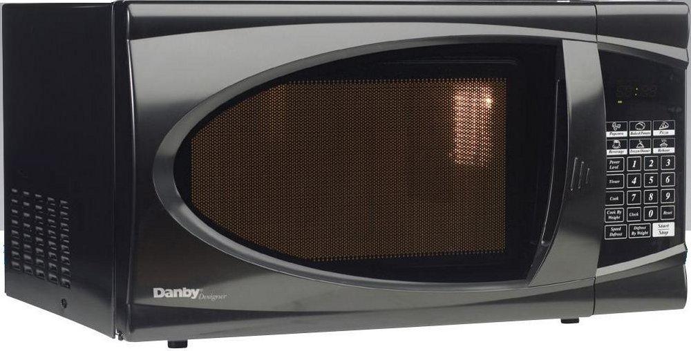 Danby Black 17-15/16 in. 0.7 cf 700W Countertop Microwave Oven 