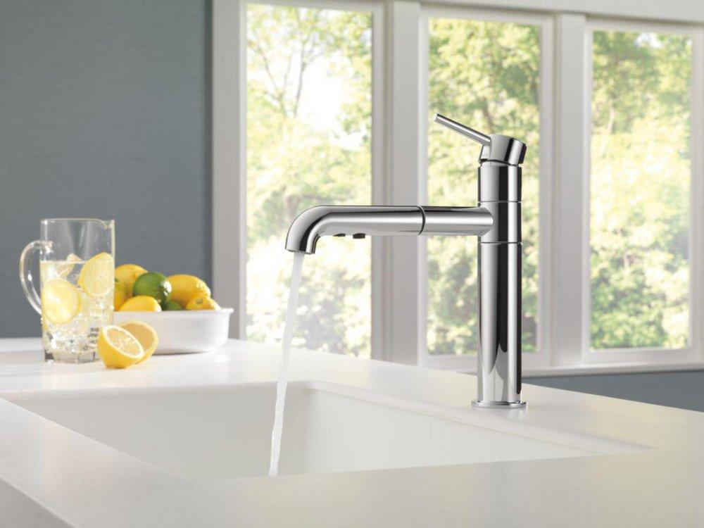 Delta Faucet Chrome Single Handle Pull Out Kitchen Faucet 