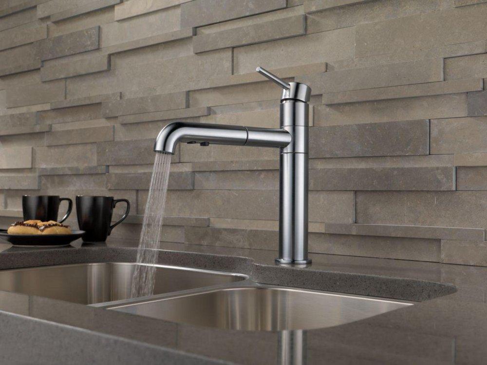 Delta Faucet Arctic Stainless Single Handle Pull Out Kitchen Faucet 