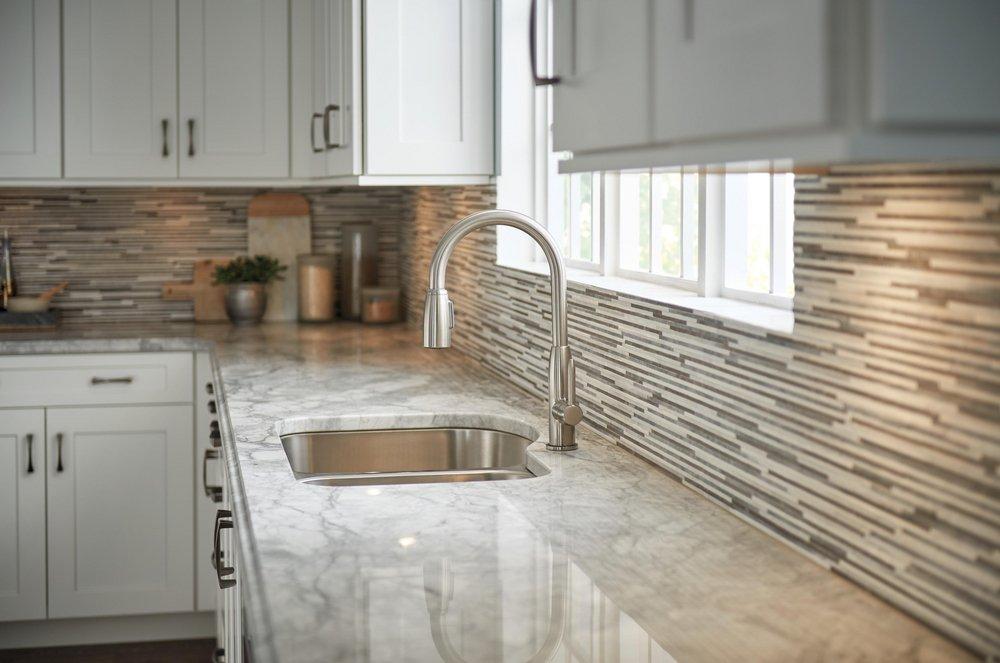 Peerless&reg; Stainless Steel Single Handle Pull Down Kitchen Faucet 