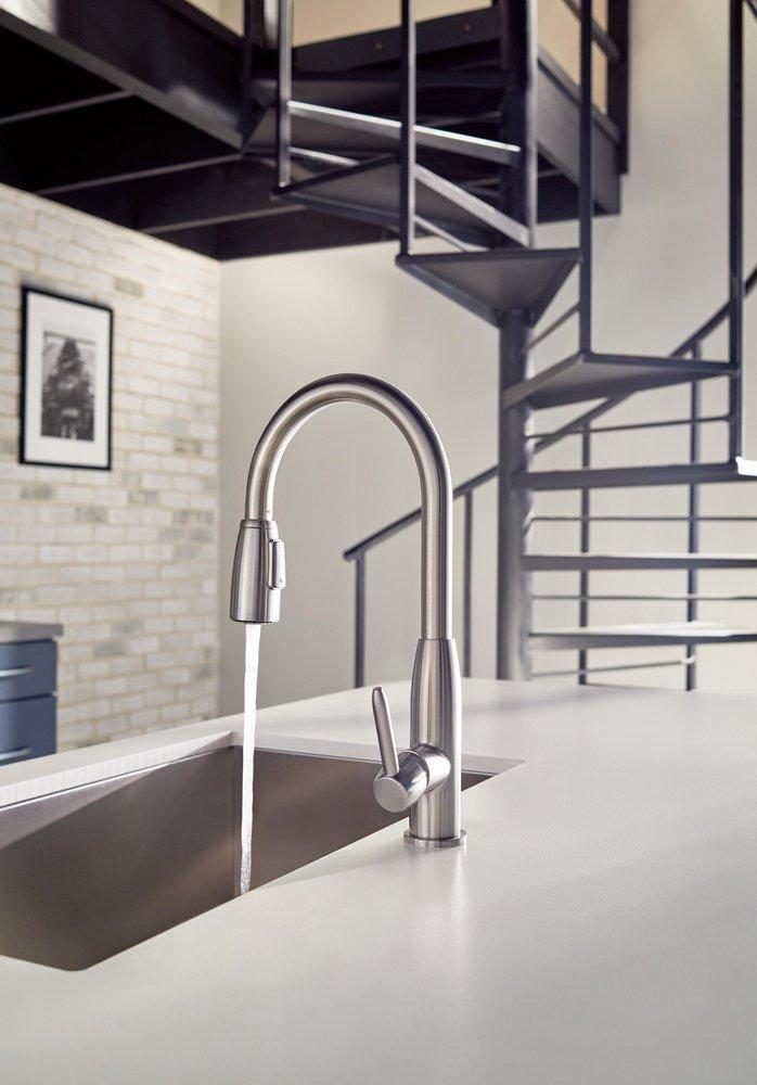 Peerless&reg; Stainless Steel Single Handle Pull Down Kitchen Faucet 