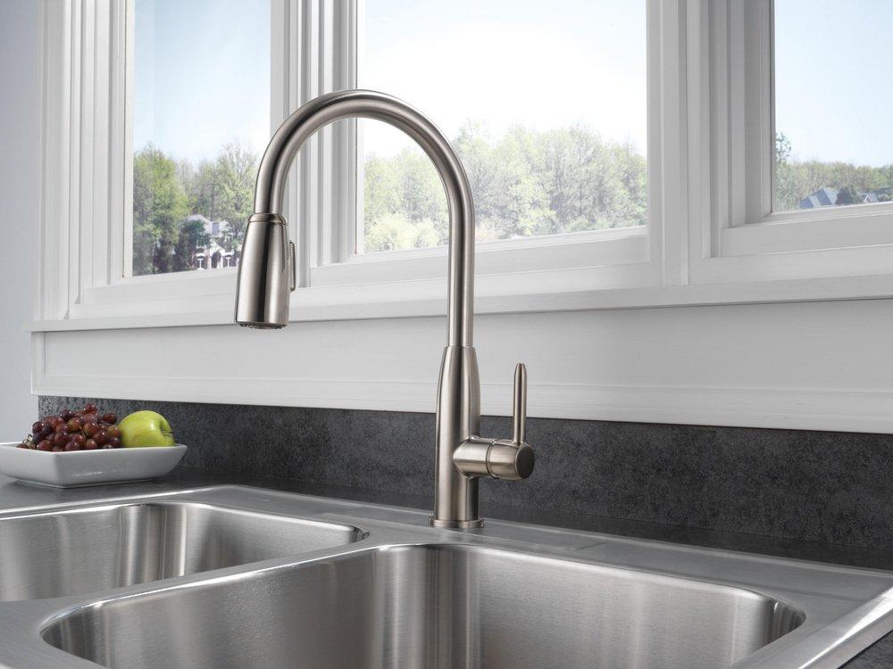 Peerless&reg; Stainless Steel Single Handle Pull Down Kitchen Faucet 