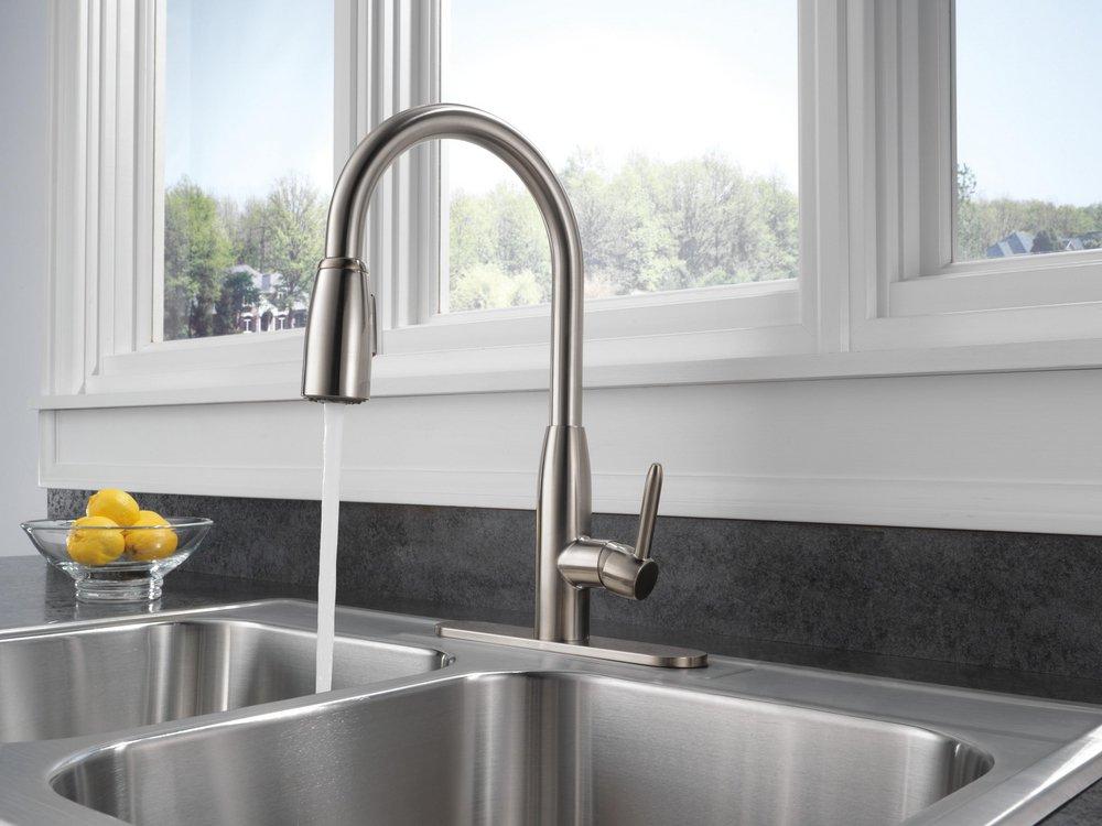 Peerless&reg; Stainless Steel Single Handle Pull Down Kitchen Faucet 