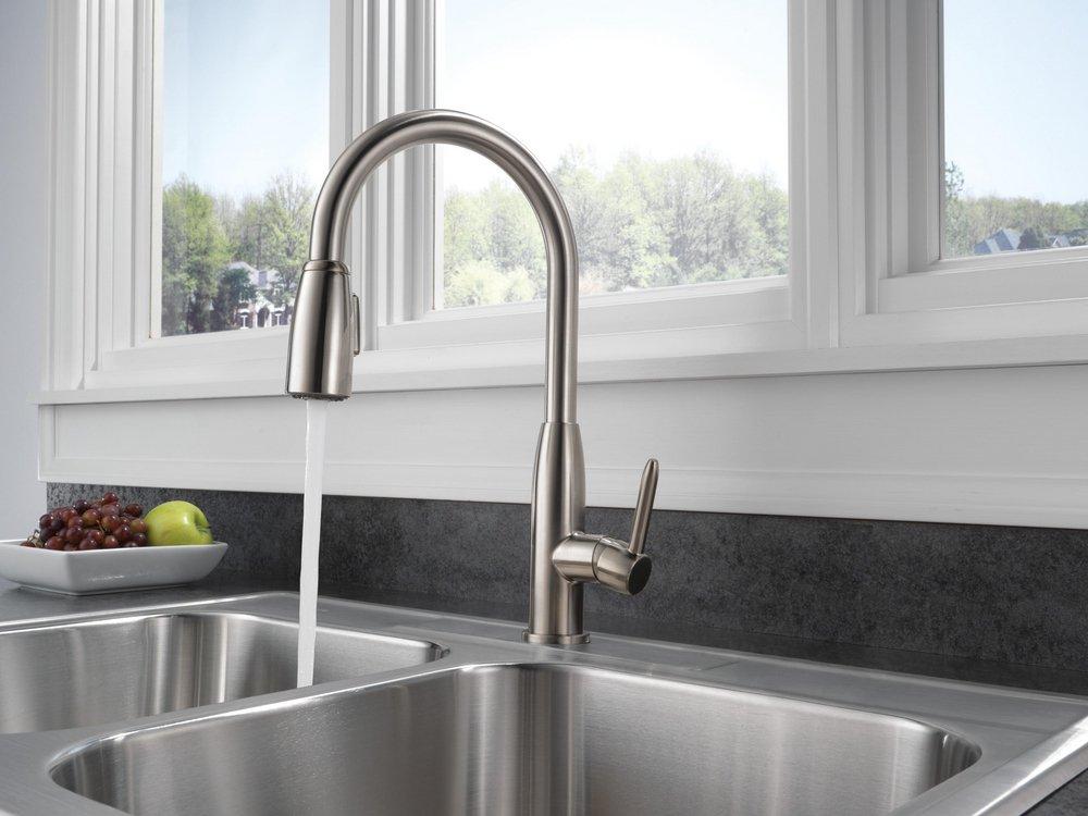 Peerless&reg; Stainless Steel Single Handle Pull Down Kitchen Faucet 