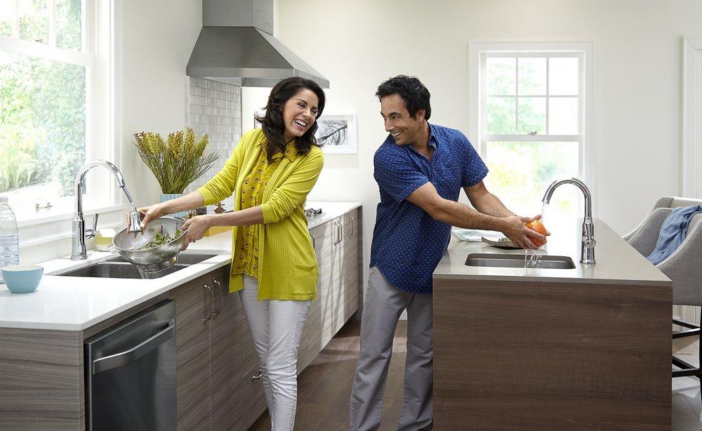 American Standard Polished Chrome Single Handle Pull Down Kitchen Faucet 