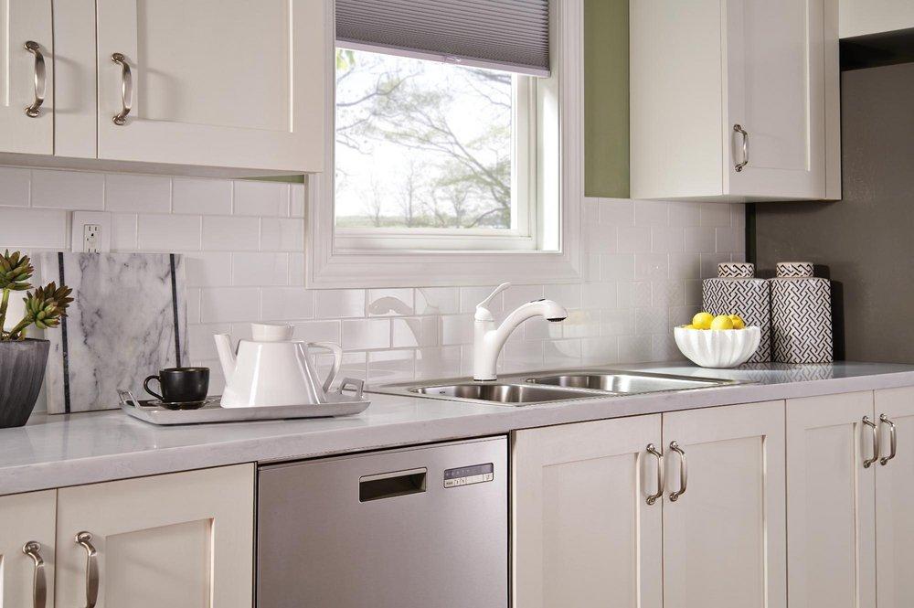 Moen Glacier Single Handle Pull Out Kitchen Faucet 