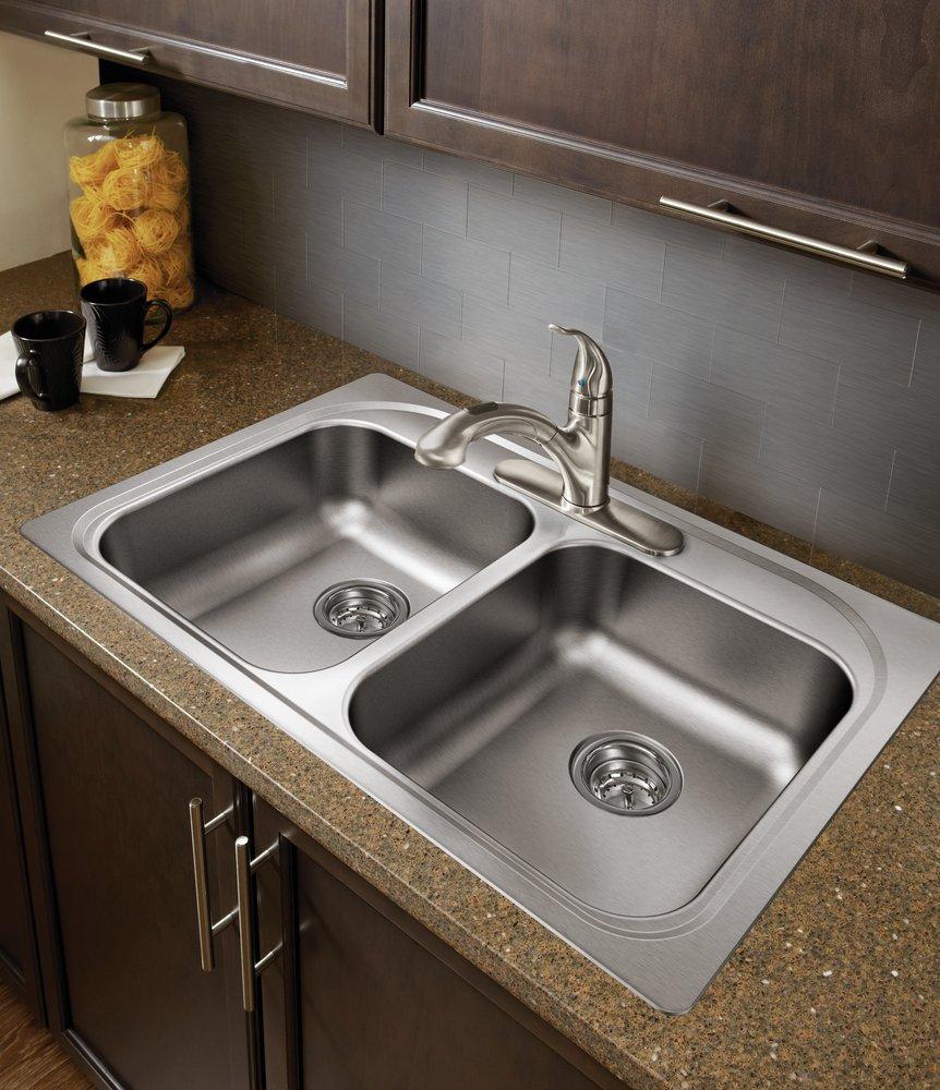 Moen Spot Resist&trade; Stainless Single Handle Pull Out Kitchen Faucet with Two-Function Spray and Power Clean Technology 